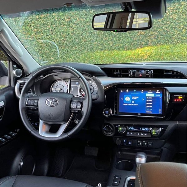 🚗 HILUX SRX 2024 ou R$ 300.000 no PIX! 💸